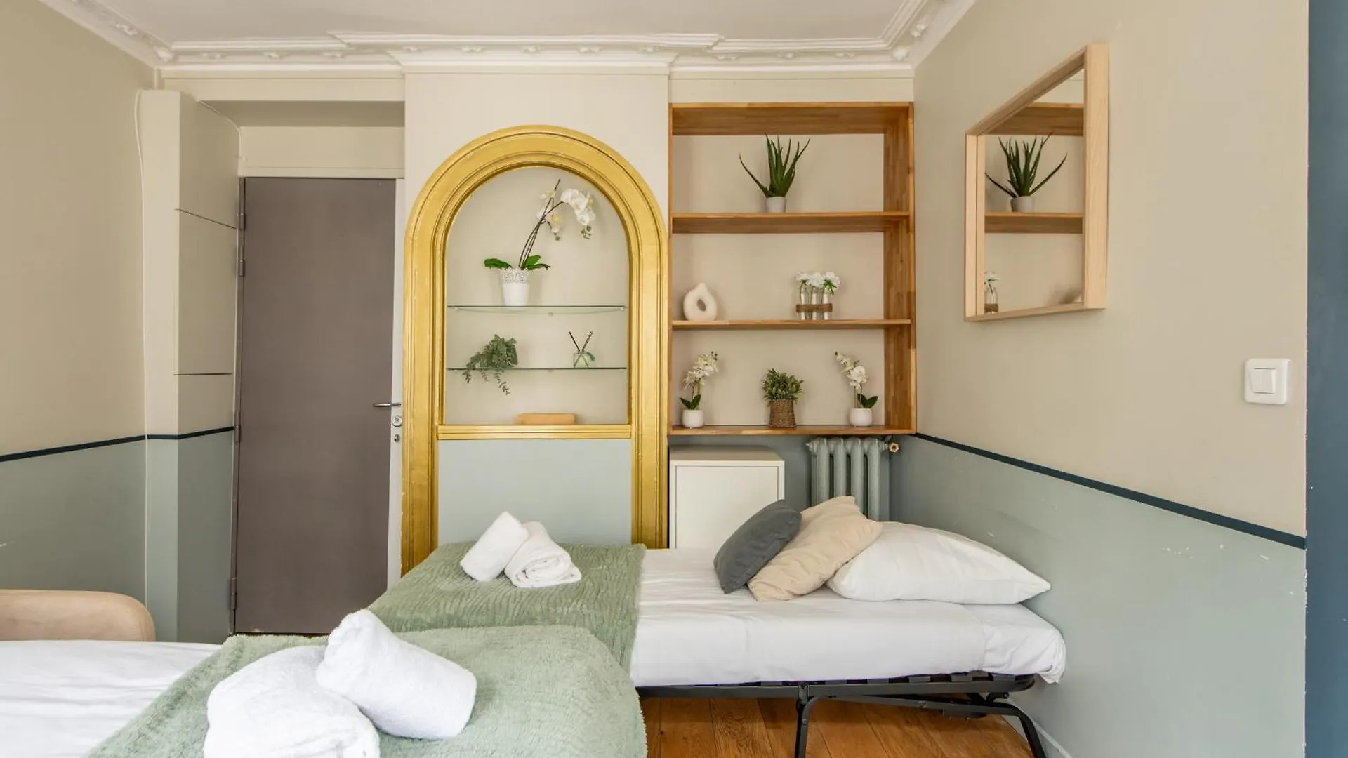 פריז Modern Spacious Studio Only 1 Minute Away From The Place De La Republique צרפת