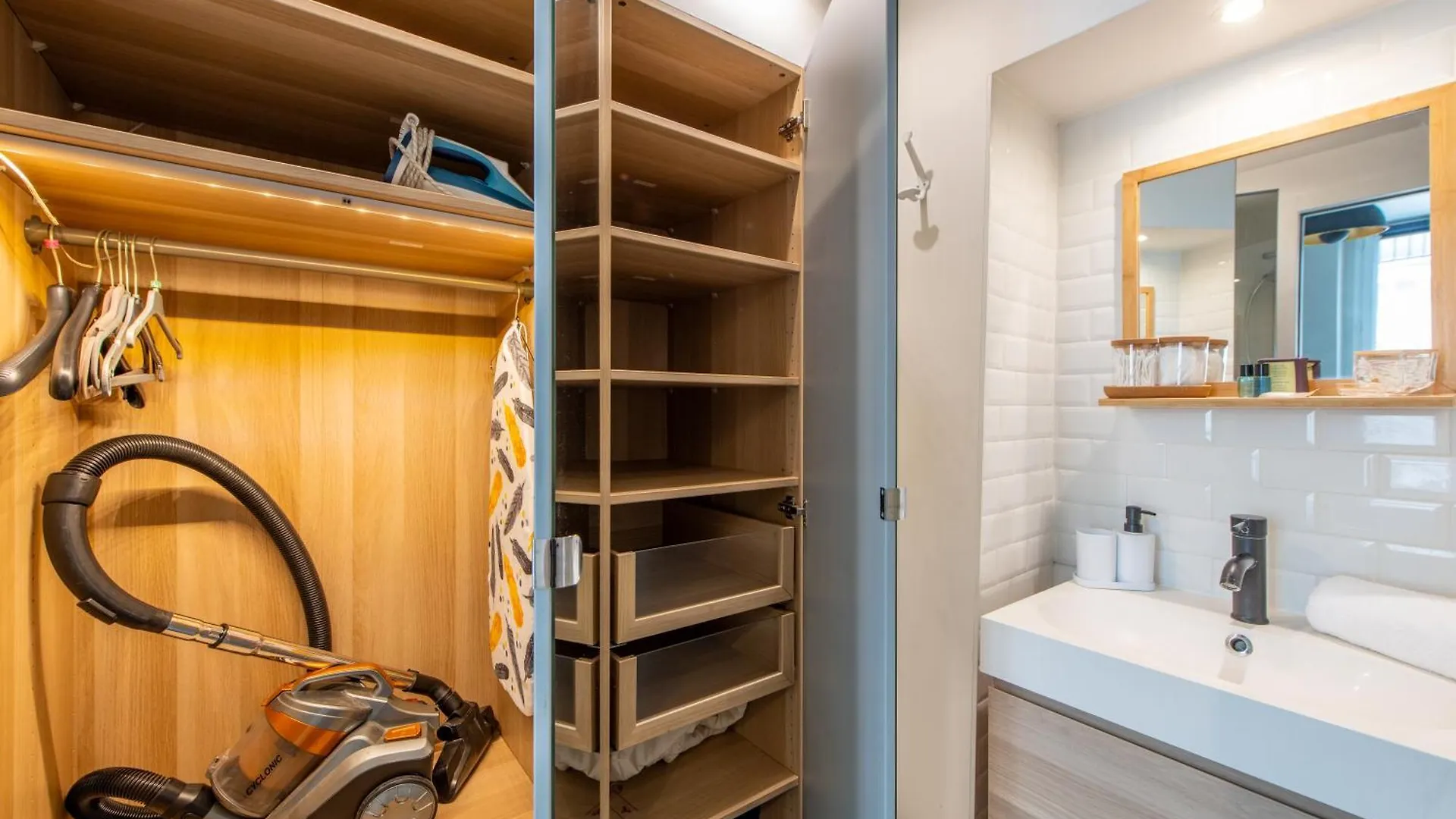 פריז Modern Spacious Studio Only 1 Minute Away From The Place De La Republique