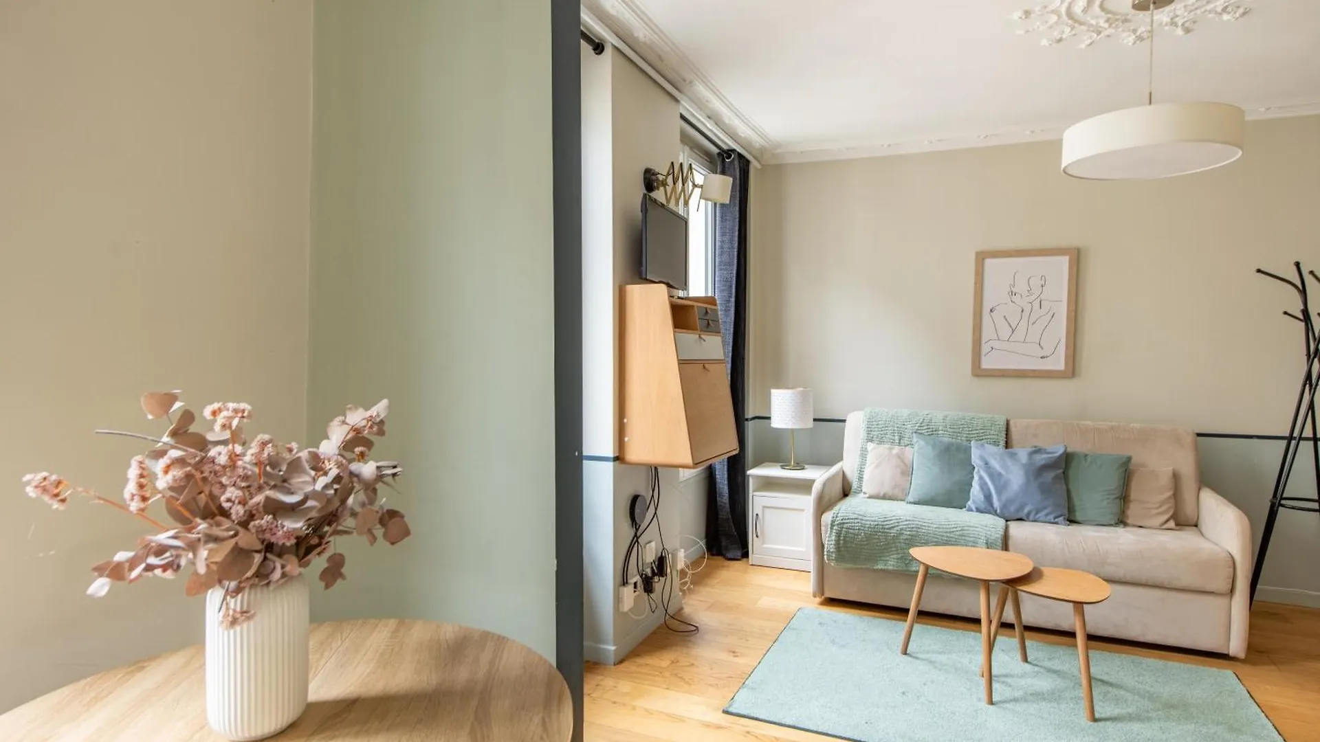 פריז Modern Spacious Studio Only 1 Minute Away From The Place De La Republique