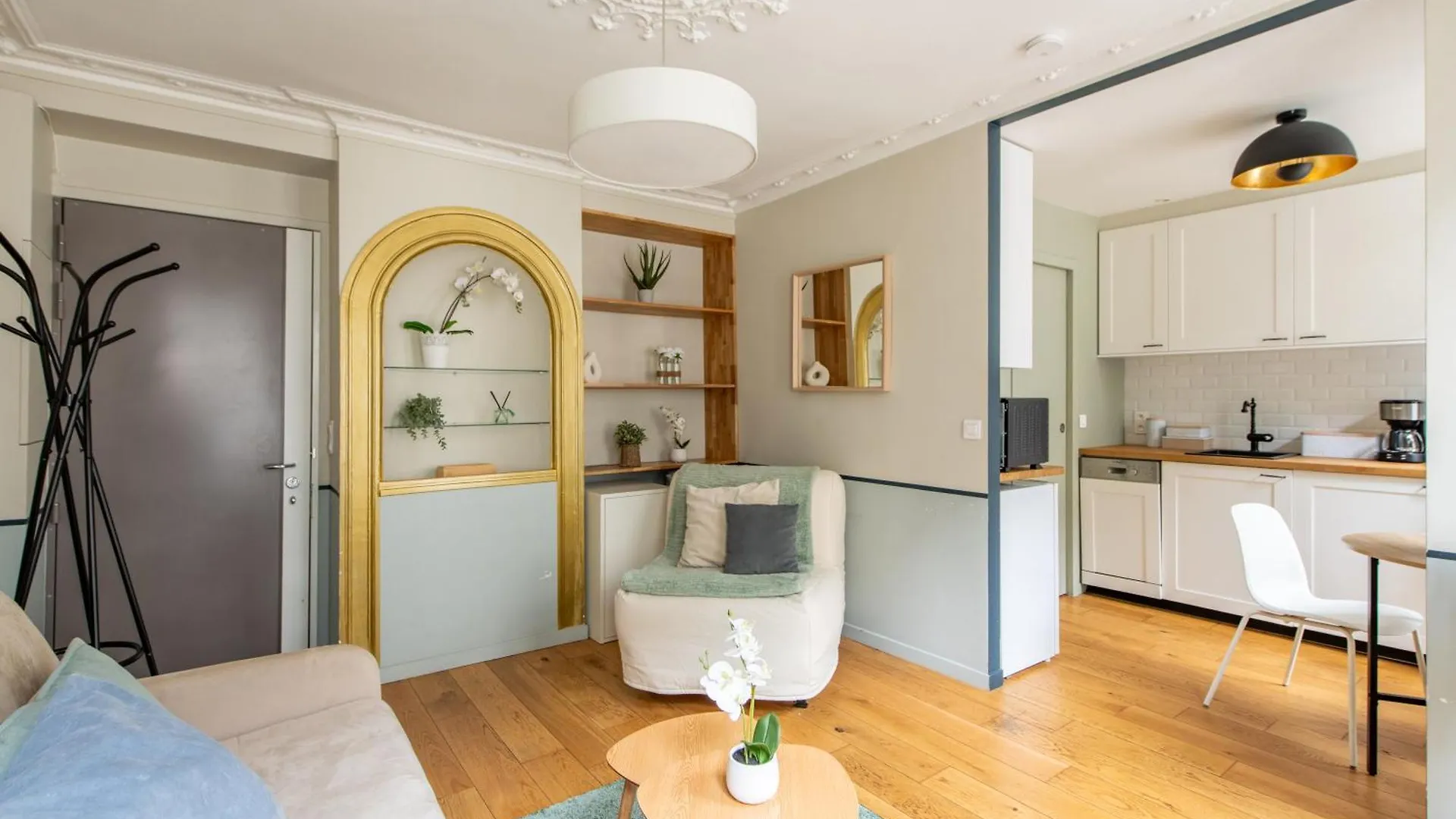 Apartment Modern Spacious Studio Only 1 Minute Away From The Place De La Republique Paris