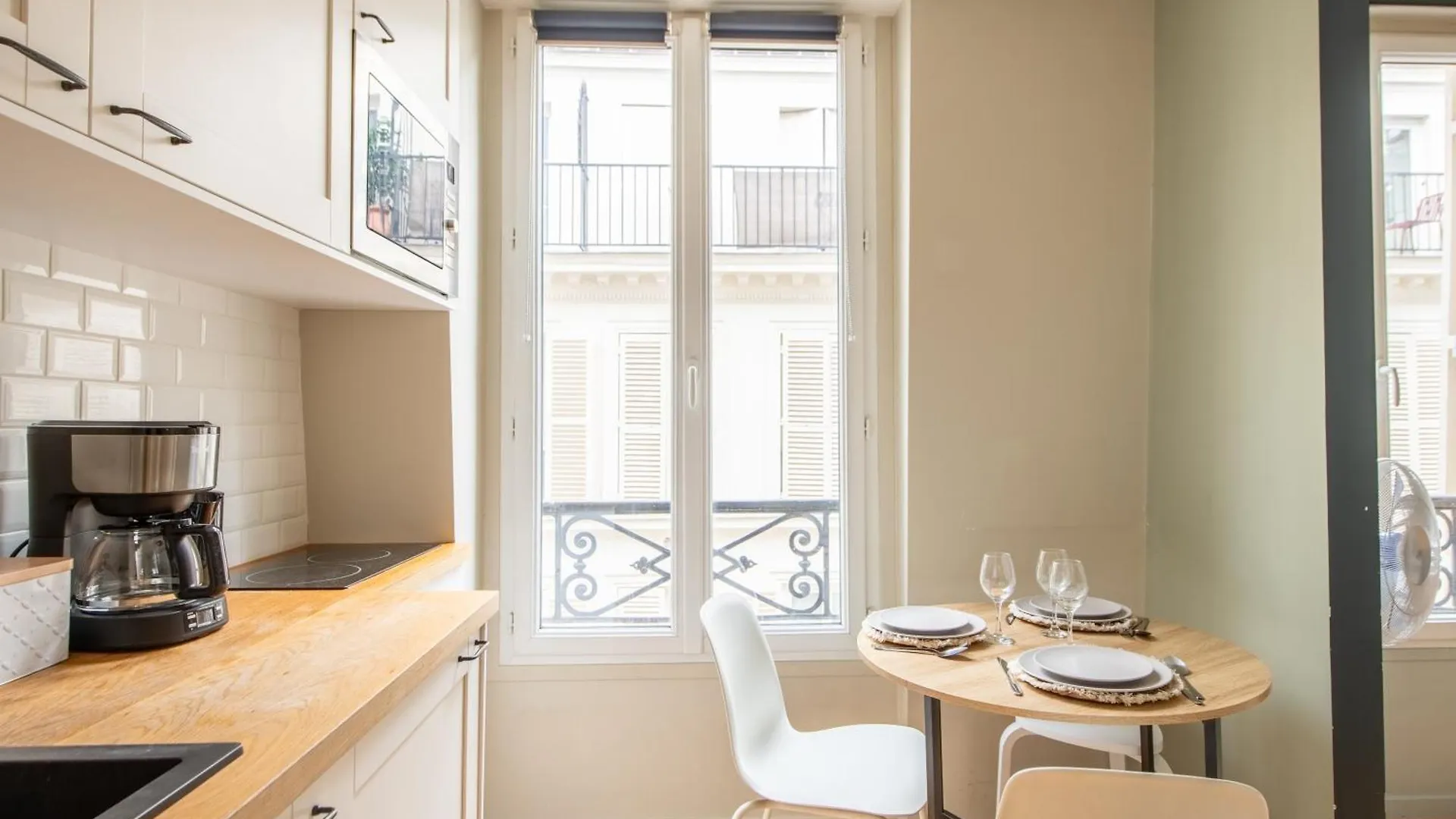Apartment Modern Spacious Studio Only 1 Minute Away From The Place De La Republique Paris