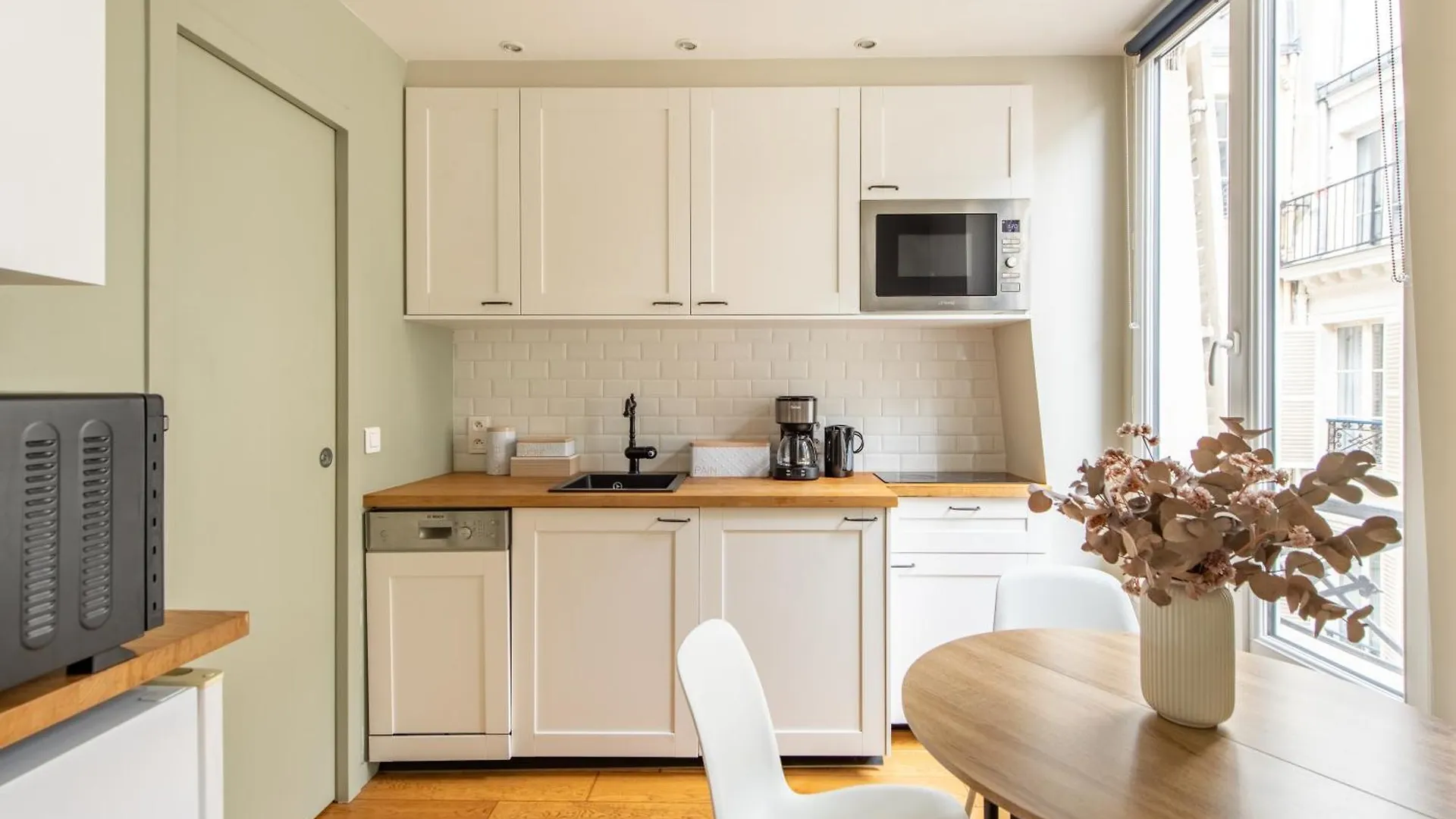 Modern Spacious Studio Only 1 Minute Away From The Place De La Republique Paříž 0*,